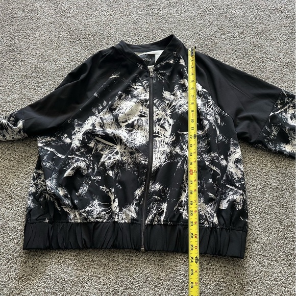 LOVESICK TORRID 0 0X XXL Black White Silky Abstract Palms Bomber Jacket R $89 - Picture 9 of 12